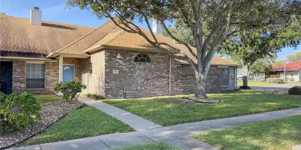 4001 Oak Forest Drive