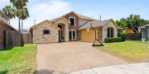 7401 Lake Windemere Drive