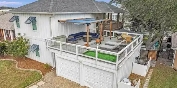 104 Lands End Street