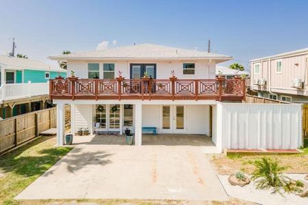 1330 Whispering Sands Street