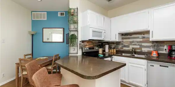 Image 3: with Dining Room and bar seating