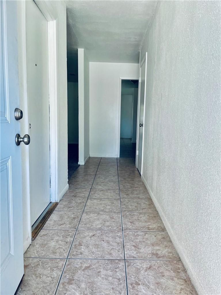 Image 2: ENTRY WAY