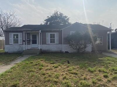 4413 N Cornelia