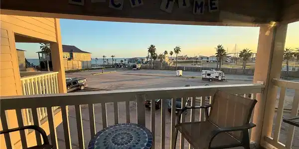 3938 Surfside Boulevard
