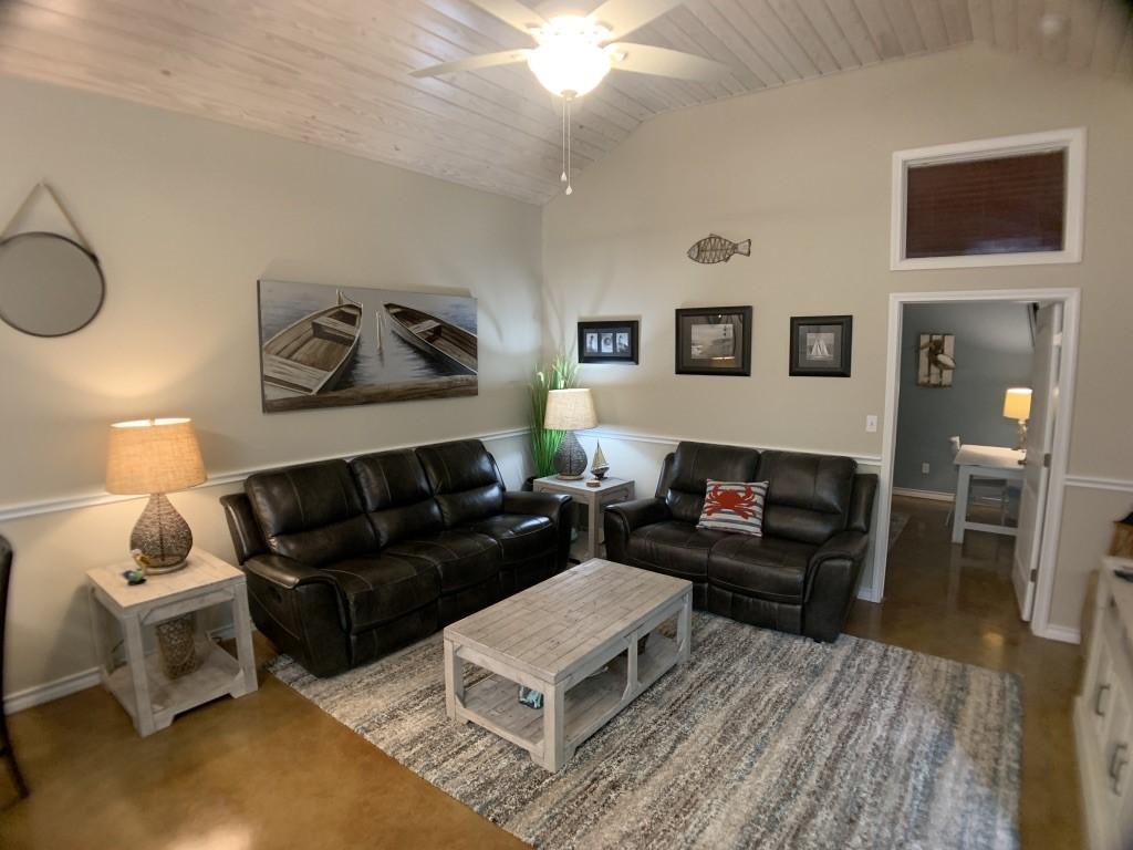 Image 3: Reclining leather couches, and expanding coffee ta