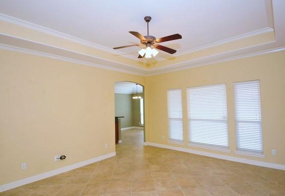 Image 2: Living space