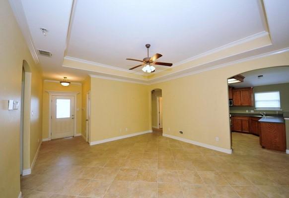 Image 3: Living space