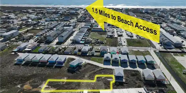 Image 3: Approximately 1.5 miles to the beach! Lines are ap