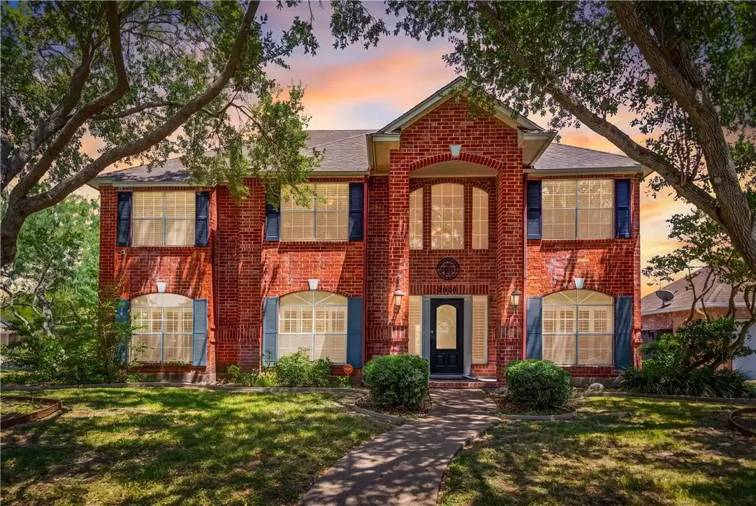 Image 1: Stunning Lakefront Corner Lot - 7602 Dijon Lake Dr