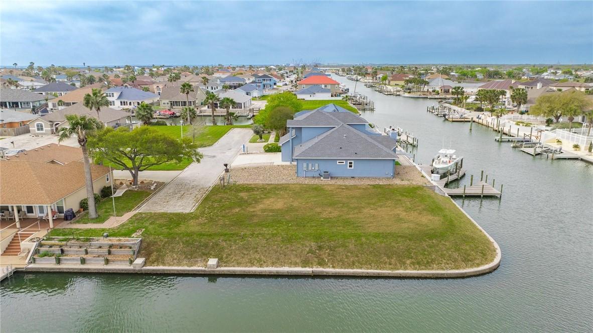 Image 3: PLENTY of room for your offshore boat.