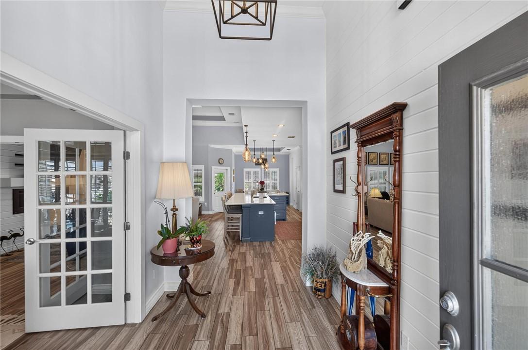Image 2: Welcome to this amazing home!