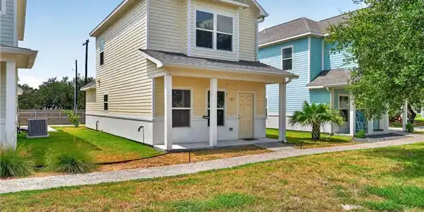 140 Lavaca Circle