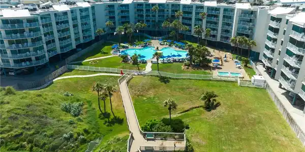 800 Sandcastle Drive