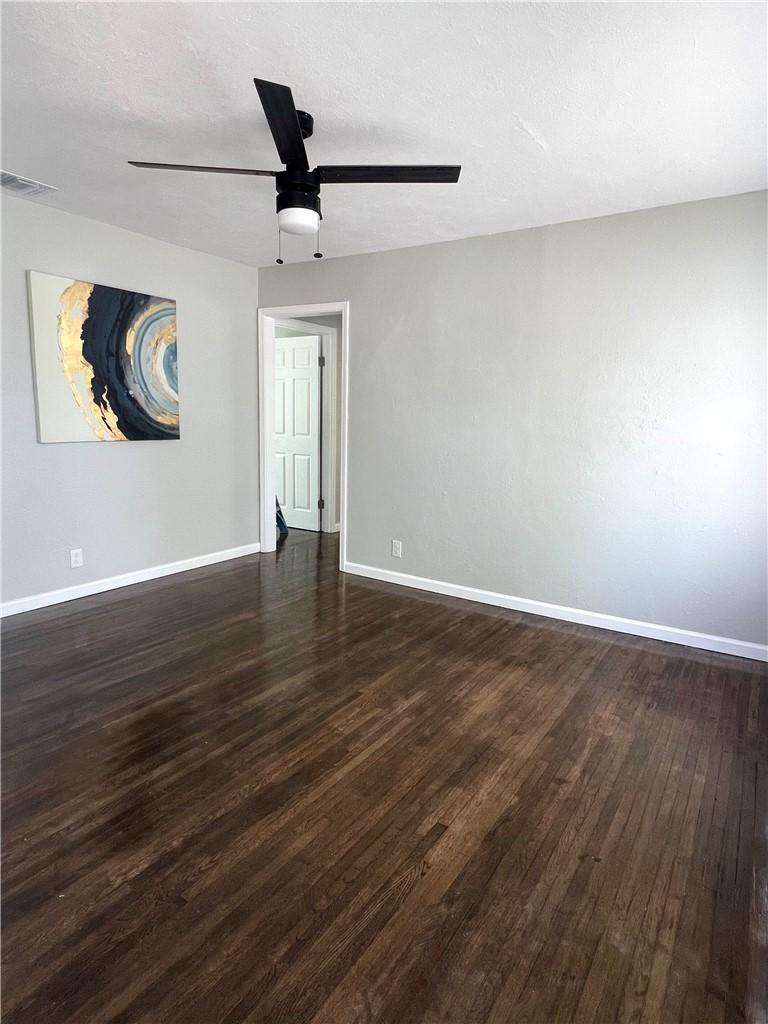 Image 2: Living room