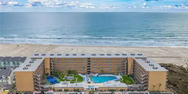 Image 4: Beachfront Condominiums six floors of beautiful co
