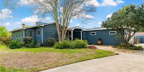301 Country Club Drive