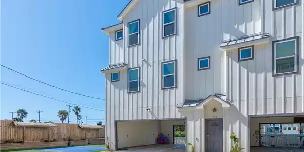 603 E Avenue G