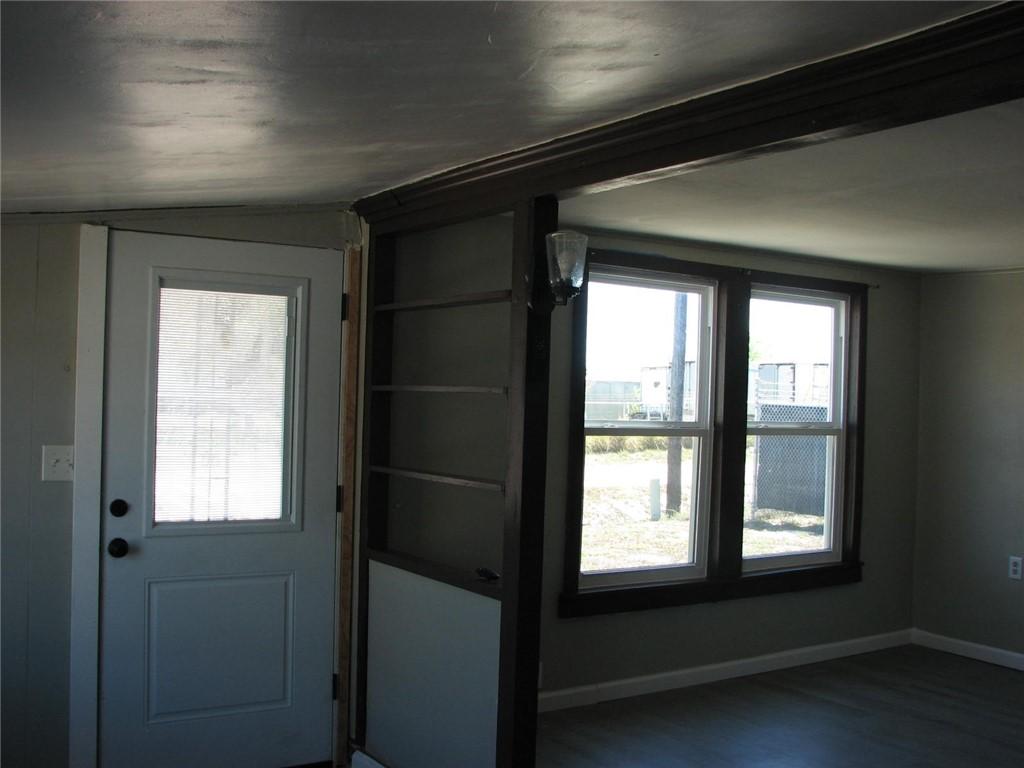 Image 2: Entry