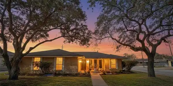 1102 Delta