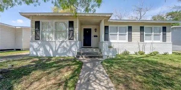 910 Wilshire Place