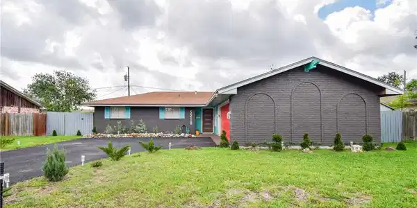 5218 Hitching Post