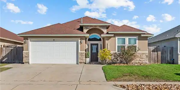 3818 Woodhouse