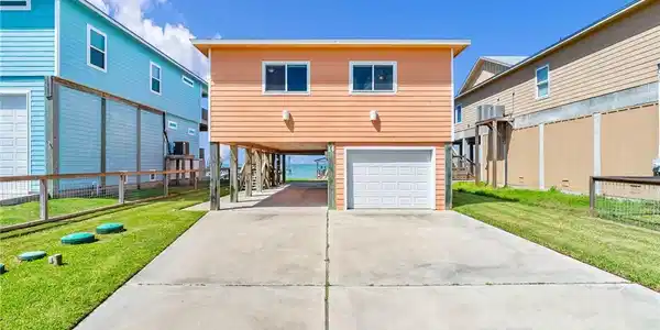 14 Belaire Drive