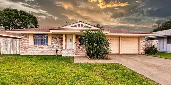 5609 Tanglewood Drive