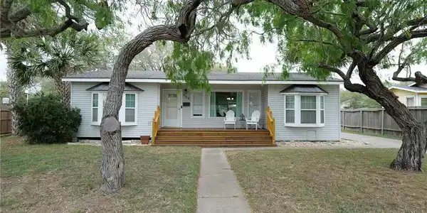 468 Glenmore Street
