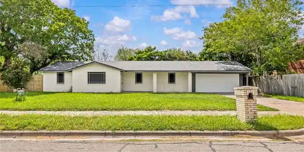 5611 Nelson