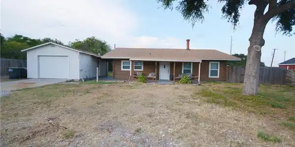 322 Lakeside Drive