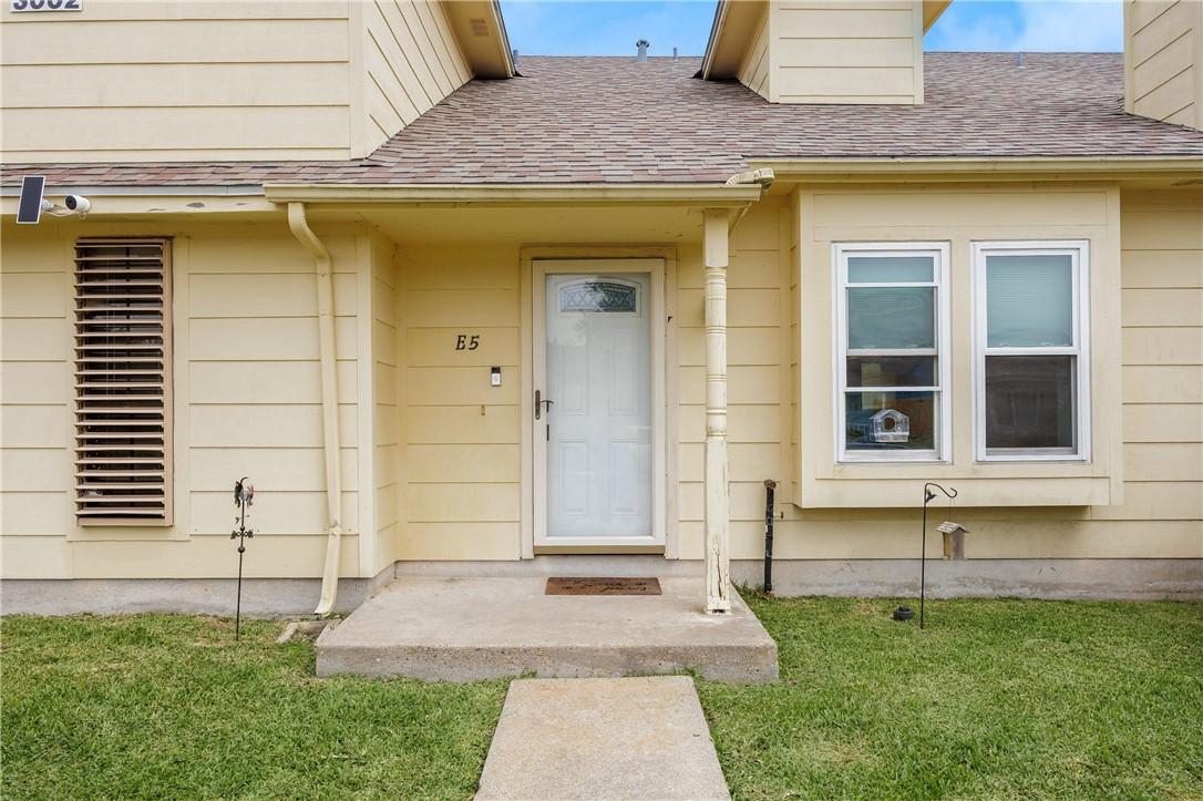 Image 3: Front Porch.