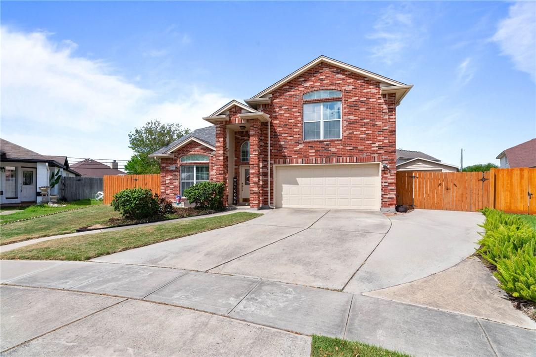Image 2: Extra Wide Driveway