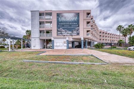 3938 Surfside Boulevard