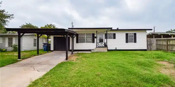 914 Clare Drive