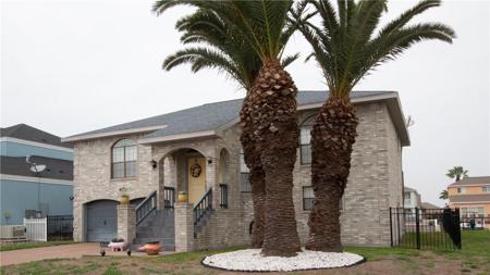 108 Tarpon Court
