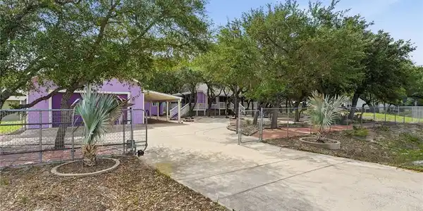 318 Traylor Avenue