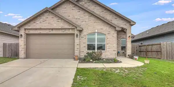 3833 Pennine Way