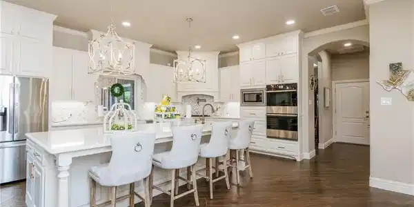 Image 3: The kitchen is so equipped and ready that if you d