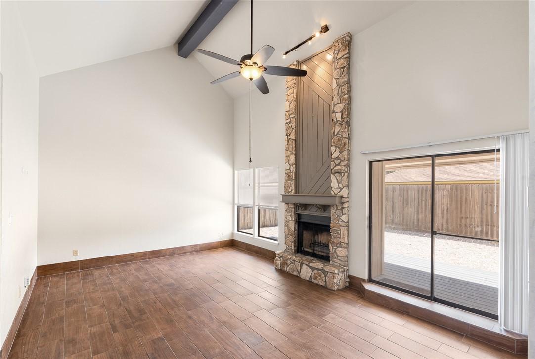 Image 3: Living space