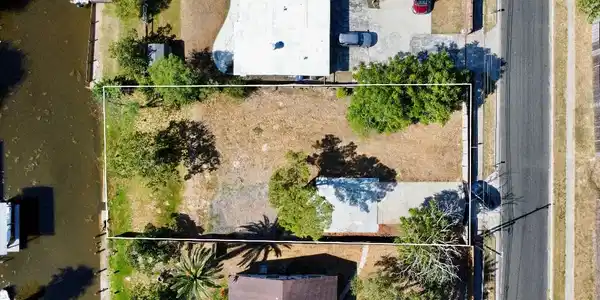 3201 Jamaica Drive