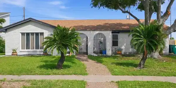 6826 Sahara Drive