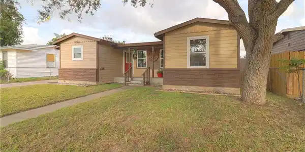 4310 Mistletoe Drive
