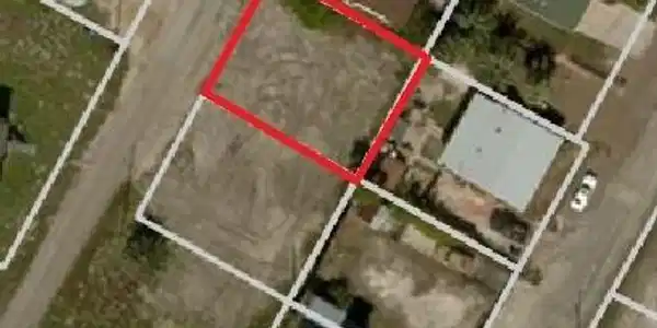 Image 2: This lot is waiting for your Home.