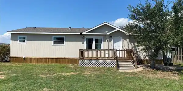 190 Lago Vista Drive