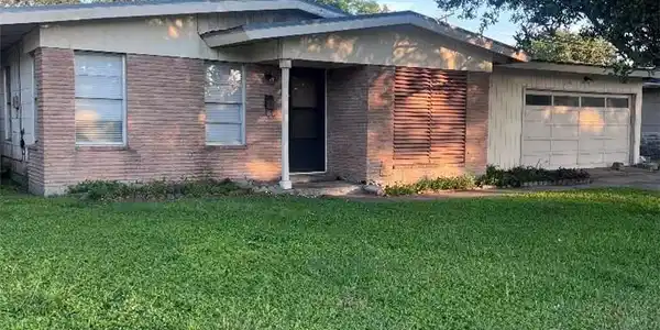 1013 Dolphin Place