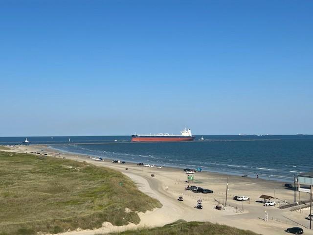 Image 4: Watch the ships coming through the channel