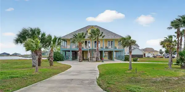 33 Lake Shore