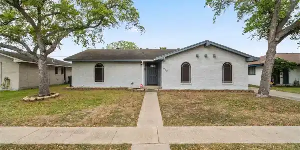 913 Pyramid Drive