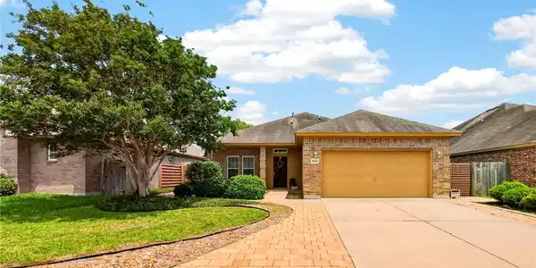 6042 Natchez Drive